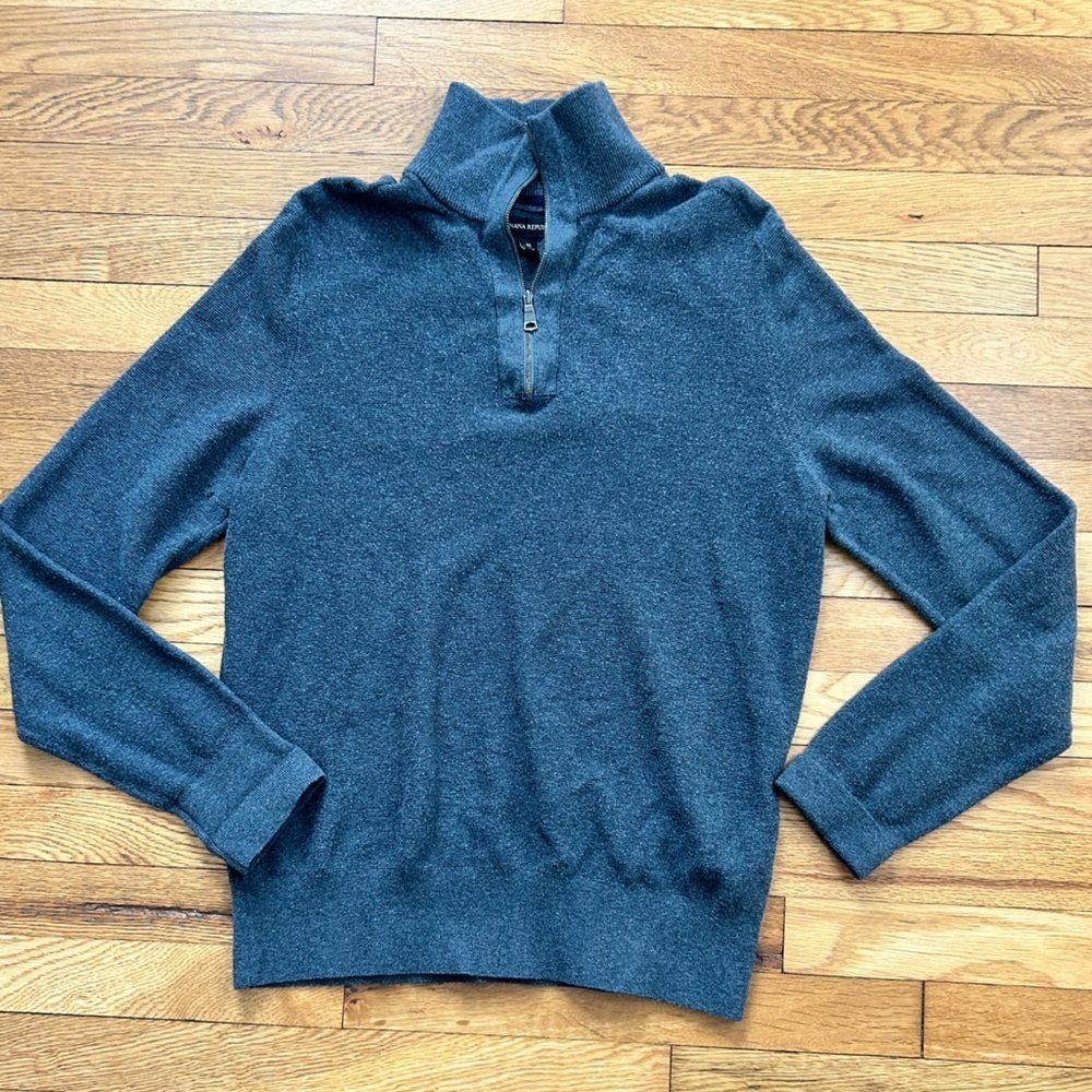 Banana Republic Men’s Gray 1/4 Zip Pullover Sweater - Size Medium